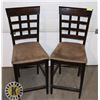 Image 1 : PAIR BAR HEIGHT WOOD CHAIRS 25"SEAT