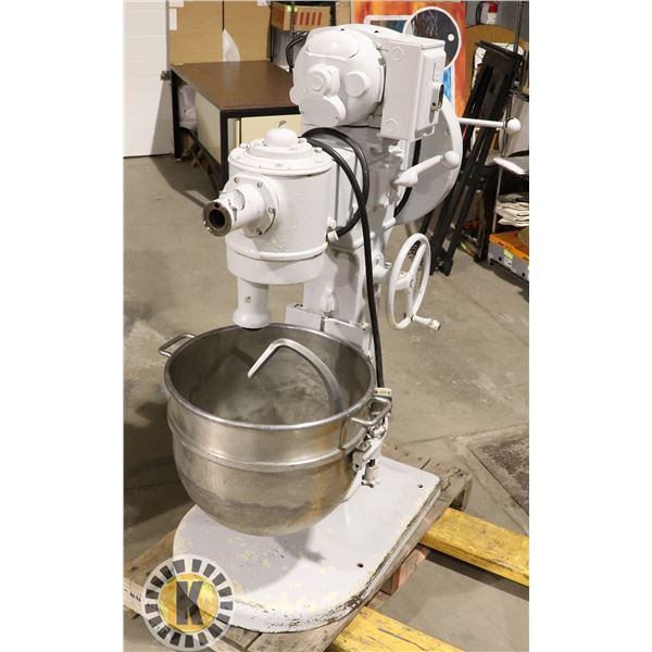 HOBART 60QT DOUGH MIXER /W BOWL & HOOK