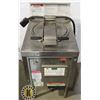 Image 1 : WINSTON PRESSURE FRYER COLLECTRAMATIC 8000 SERIES