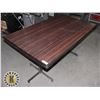 Image 1 : WOOD GRAIN TABLE /W BASE 36" X 60"