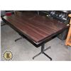 Image 1 : WOOD GRAIN TABLE /W BASE 36" X 60"