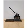 Image 2 : ANTIQUE CUPPLES TOBACCO CUTTER