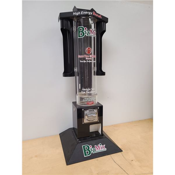 BIZ MIX VENDING PEANUT VENDING MACHINE W/KEY, NO SHIPPING