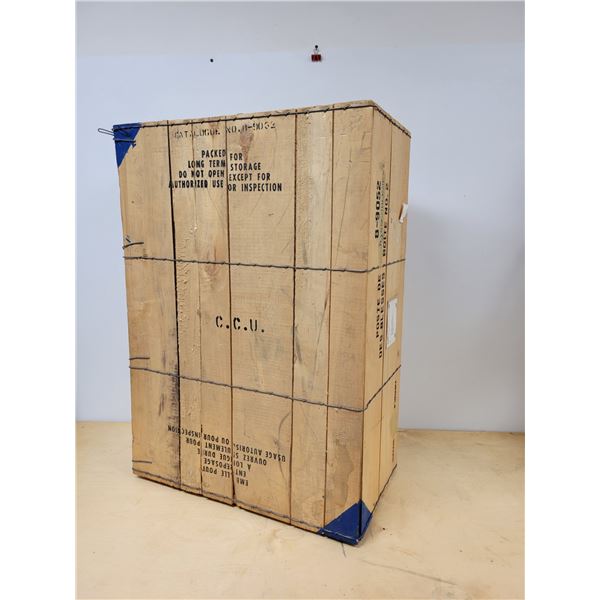 VINTAGE NOS SEALED SHIPPING CRATE OF CANADIAN ARMED FORCES FIELD DRESSING KITS