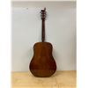 Image 2 : ACOUSTIC GUITAR