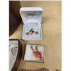 Image 3 : JEWELRY BOX W/CONTENTS