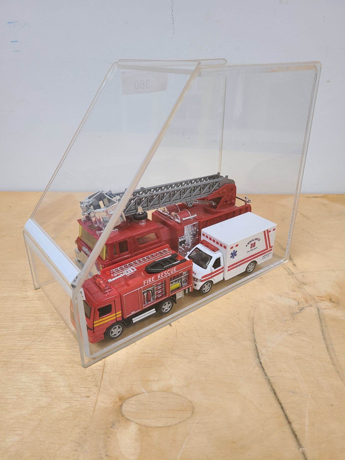 FIRETRUCK, FIRE RESCUE TRUCK & AMBULANCE IN DISPLAY CASE