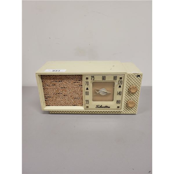 VINTAGE SILVERTONE AM RADIO