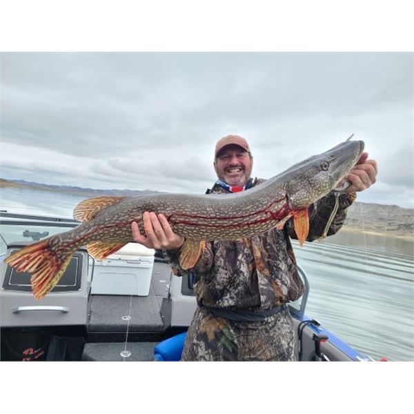 Fishing on the Great Fort Peck Reservoir out of Hell Creek