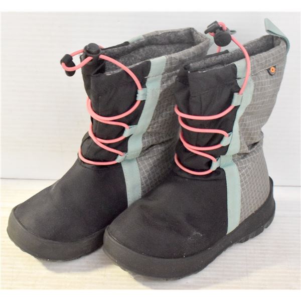 BOGS REBOUND WATERPROOF CHILDRENS SIZE 10 BOOTS