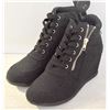 Image 1 : NEW WOMENS SIZE 8 ARDENE BOOTS