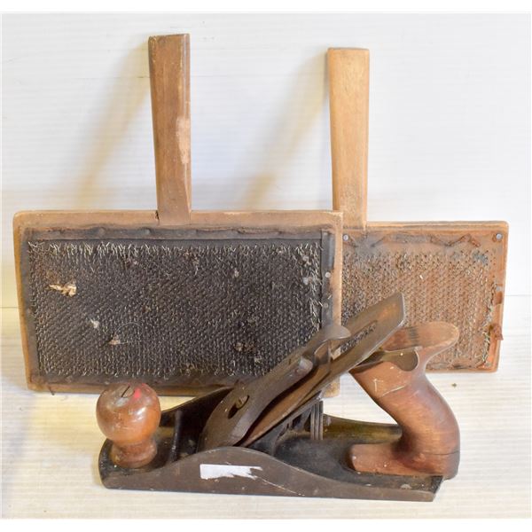 ANTIQUE PLANE, SET OF WOOD CARDERS