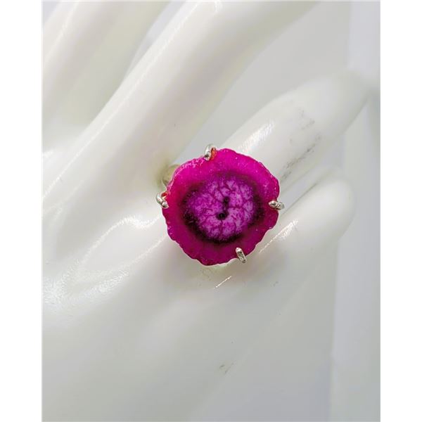 10)  HOT PINK SOLAR QUARTZ RING SIZE 8, SETTING