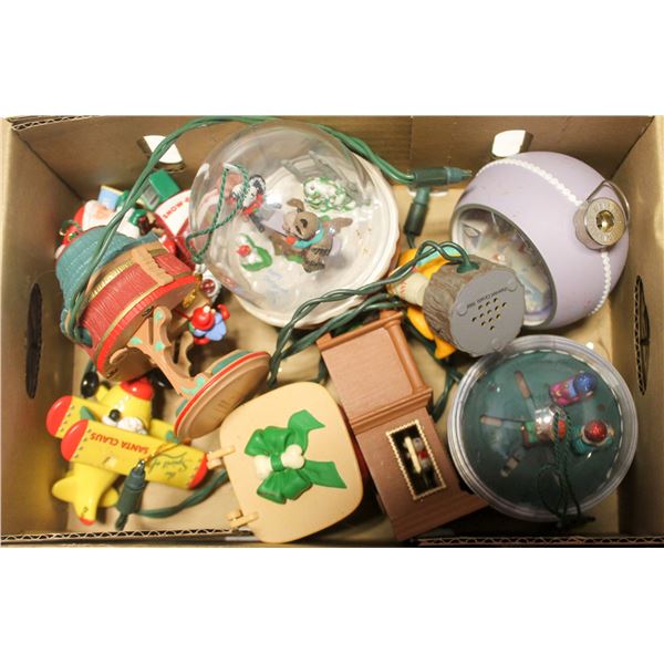 BOX OF MUSICAL ANIMATED ORNAMENTS