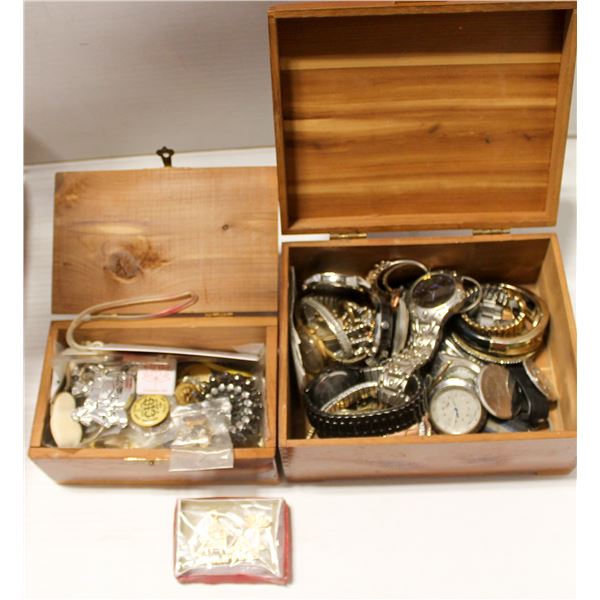 FLAT W/ 2 WOODEN JEWELRY BOXES W/ CONTENTS