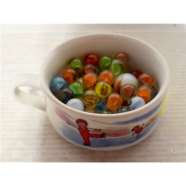 VINTAGE CAMPBELLS SOUP BOWL W/  CATS EYE  MARBLES