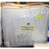 Image 1 : KING SIZE HUNGARIAN WHITE GOOSE DOWN DUVET