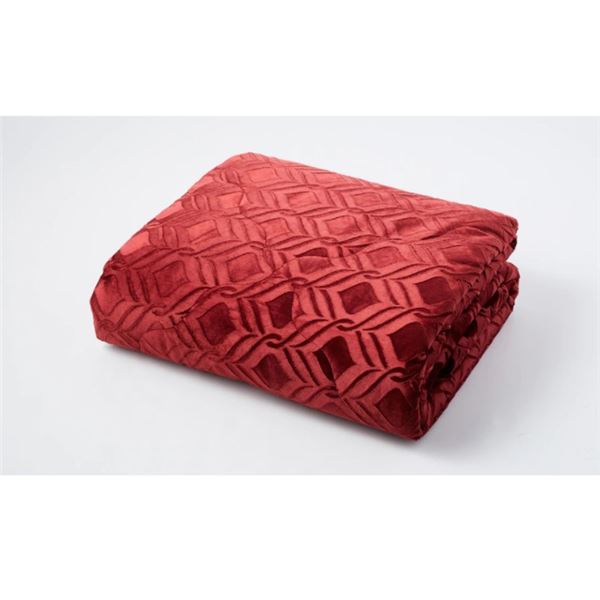 HOME SUITE MINK EMBOSSED REVERSIBLE BLANKET, RED