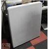 Image 1 : 6FT FOLDING PLASTIC MOLD TABLE