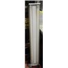 Image 1 : 48" FLUORESCENT SHOPLIGHT