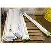 Image 1 : PALLET OF 4 FLUORESCENT FIXTURES, TUBES, BLIND &