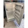 Image 2 : Kenmore Stand Up Freezer with digital control in front - White - Working Condition