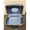 Image 8 : Vintage Samsonite & Laurentian Suitcases