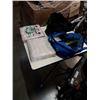 Image 1 : LOT OF PAINTING SUPPLIES