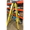 Image 2 : FEATHERLITE FIBERGLASS 6FT A FRAME LADDER