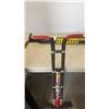 Image 8 : 2 POGO STICKS