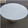 Image 2 : LARGE ROUND DISPLAY TABLE