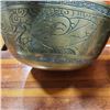 Image 2 : HEAVY BRASS BOWL AND BRASS PAIL