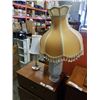 Image 1 : 2 VINTAGE TABLE LAMPS