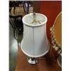 Image 3 : 2 VINTAGE TABLE LAMPS