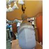 Image 8 : 2 VINTAGE TABLE LAMPS