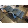 Image 2 : POWER RECLINER CHAIR WITH USB CHARGING PORT