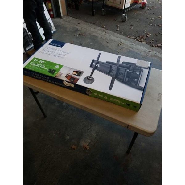 NEW INSIGNIA 47-90 INCH FULL MOTION TV WALL MOUNT UP TO 130LBS