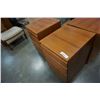 Image 5 : PAIR OF TEAK 3 DRAWER NIGHTSTANDS