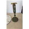 Image 2 : MARBLE PEDESTAL TABLE 18 INCHES TALL