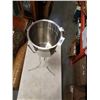 Image 2 : ICE BUCKET ON STAND
