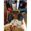 Image 8 : BOX OF WICKER BASKETS