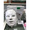 Image 1 : Skin Therapy Light Mask - Colour Changing