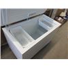 Image 2 : Frigidaire Full Size Chest Freezer