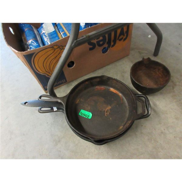 4 Cast Iron Pans