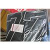 Image 2 : Victor Hedman Autographed Jersey w/COA