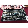 Image 1 : 8-Fashion Necklaces - 8 X $