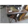 Image 1 : Mahogany Side Table