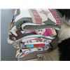 Image 3 : 9-Quilts - 9 X $