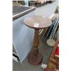 Image 1 : Tall Wooden Pedestal
