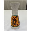 Image 2 : Vibrantly Colored 6" Bud Vase Mid Century Modern, Numbered